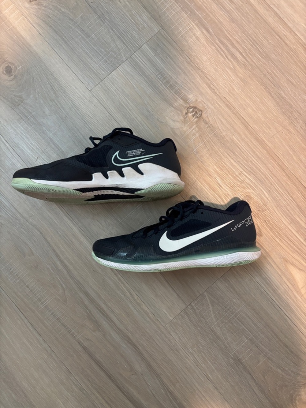 Nike  vapor pro tennis Shoes with White Swoosh and Light Green Sole